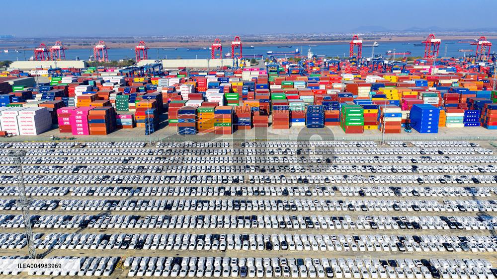 Illustration - Economy Growth - China