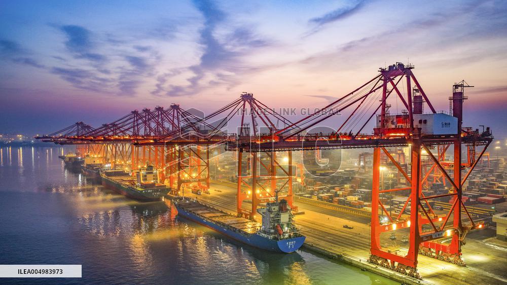 Illustration - Economy Growth - China