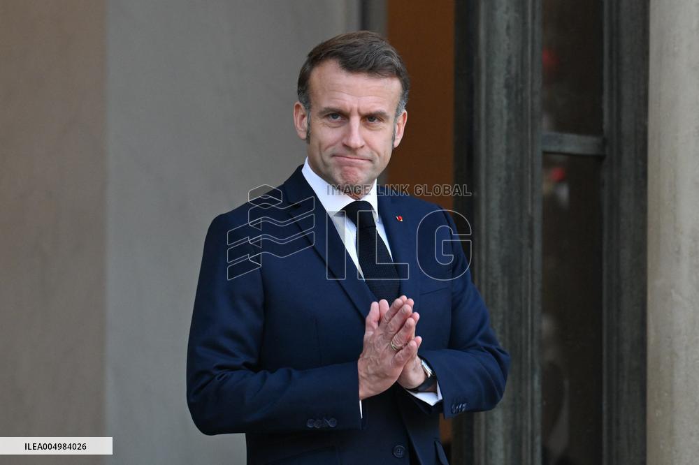 Emmanuel Macron welcomes Nikos Christodoulides at the Elysee