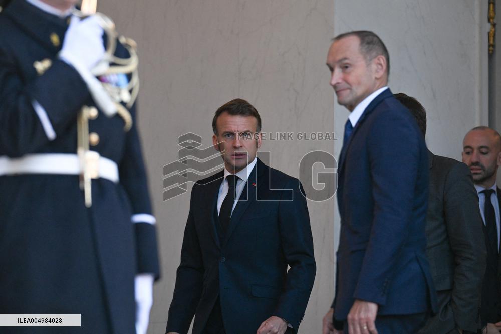 Emmanuel Macron welcomes Nikos Christodoulides at the Elysee