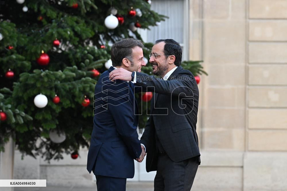 Emmanuel Macron welcomes Nikos Christodoulides at the Elysee
