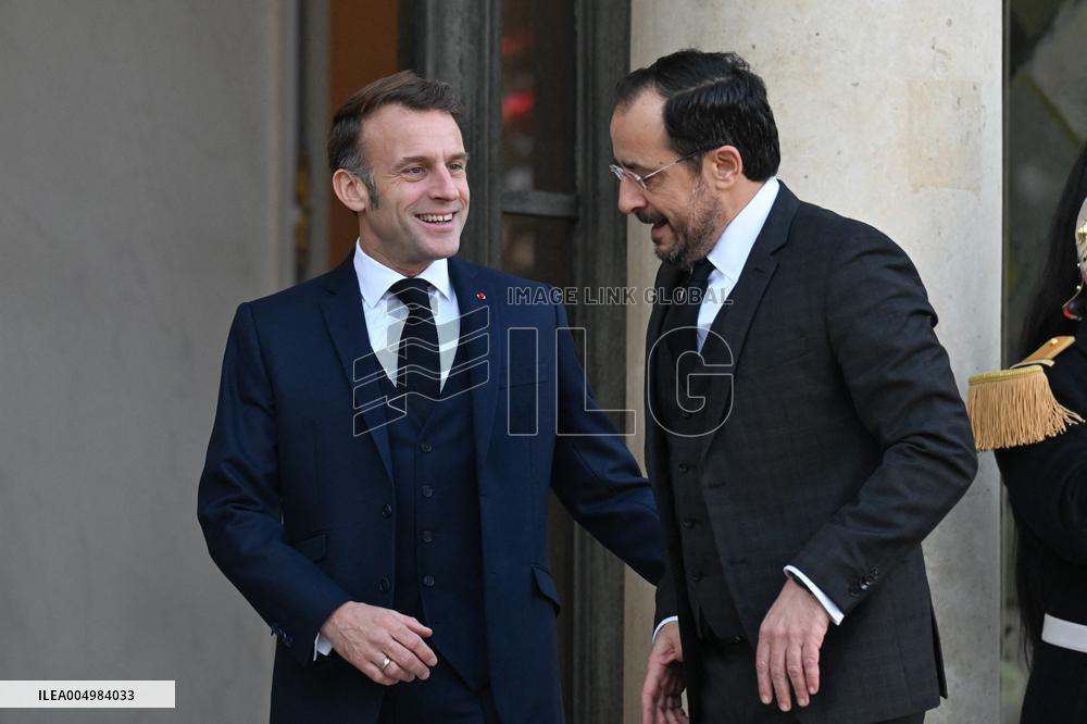 Emmanuel Macron welcomes Nikos Christodoulides at the Elysee