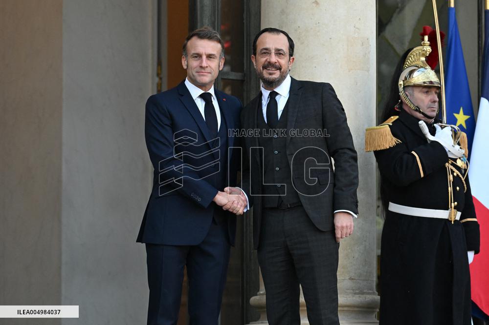 Emmanuel Macron welcomes Nikos Christodoulides at the Elysee