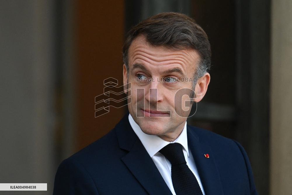 Emmanuel Macron welcomes Nikos Christodoulides at the Elysee