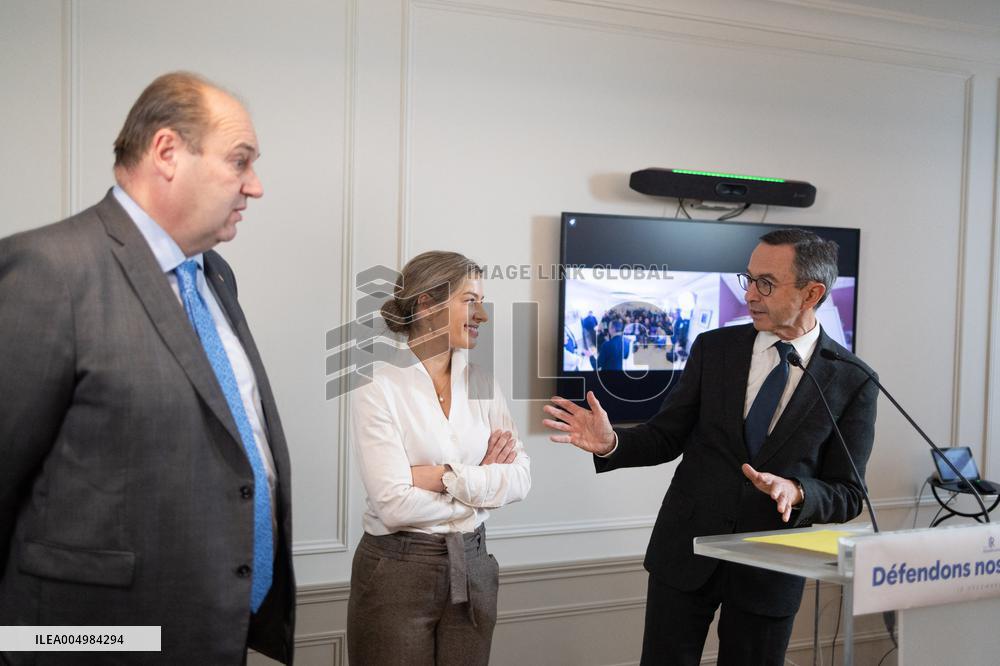 Les Republicains No to Mercosur Press Conference - Paris