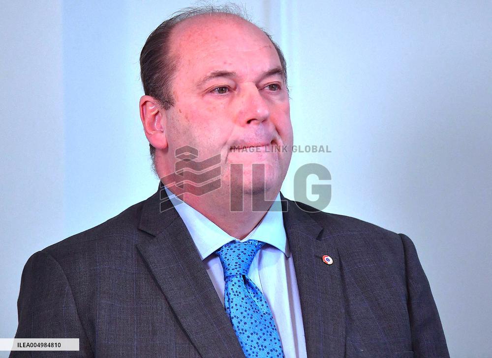 Les Republicains Meeting After Clashes Between Farmers And Breeders - Paris