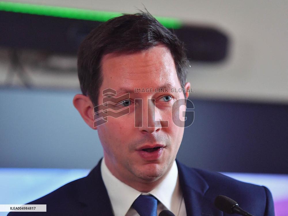 Les Republicains Meeting After Clashes Between Farmers And Breeders - Paris