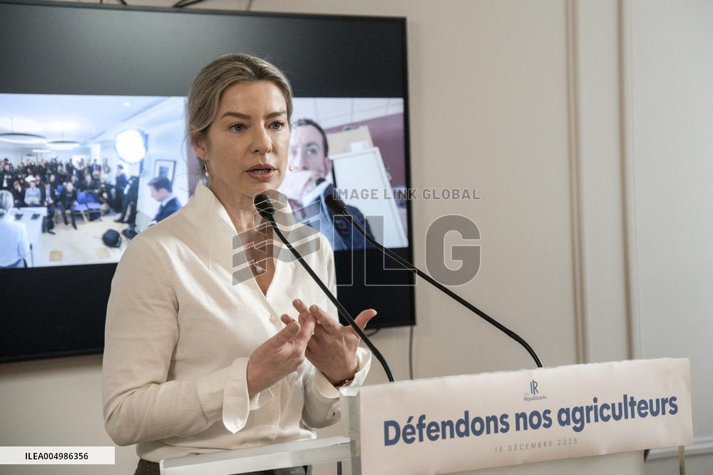 Les Republicains Meeting After Clashes Between Farmers And Breeders - Paris