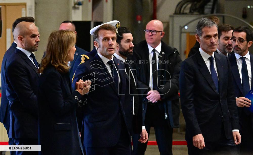 Macron Discusses Democracy Challenges With Readers - Marseille