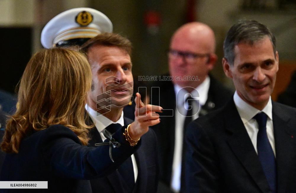 Macron Discusses Democracy Challenges With Readers - Marseille