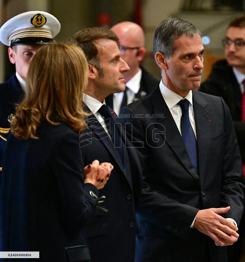 Macron Discusses Democracy Challenges With Readers - Marseille