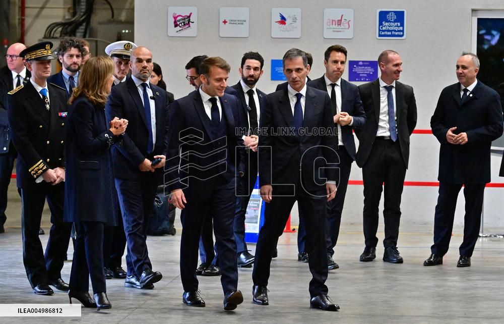 Macron Discusses Democracy Challenges With Readers - Marseille