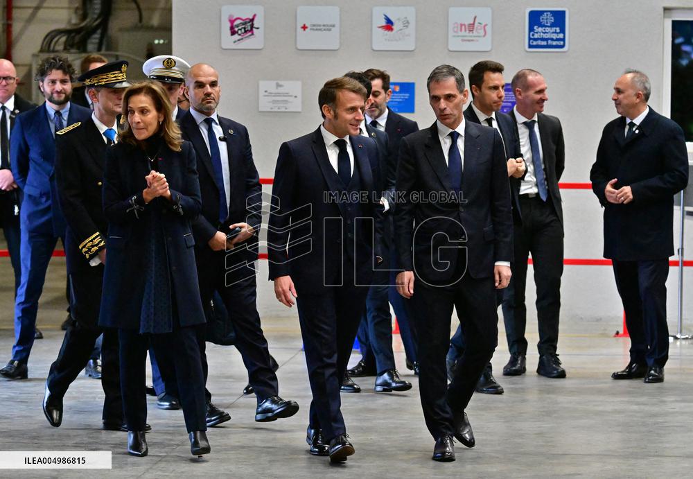 Macron Discusses Democracy Challenges With Readers - Marseille