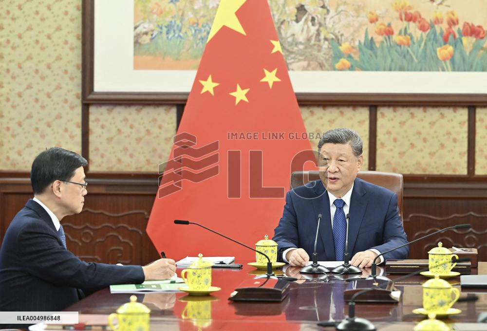 Xi Jinping Meets Sam Hou Fai - Beijing