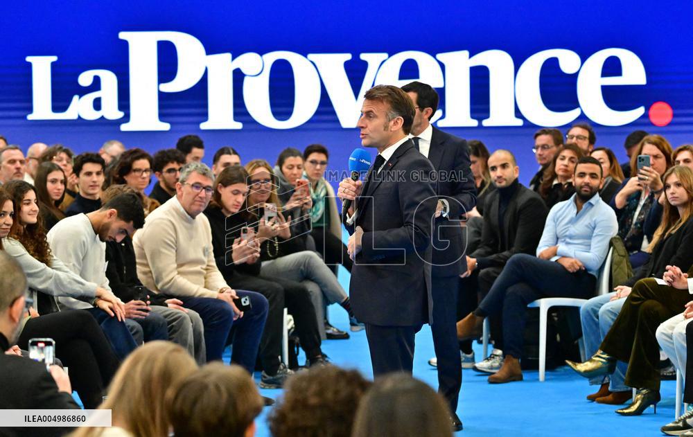 Macron Discusses Democracy Challenges With Readers - Marseille