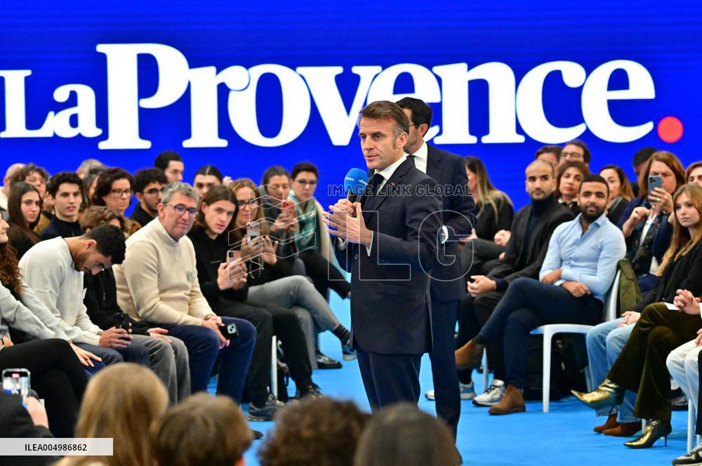 Macron Discusses Democracy Challenges With Readers - Marseille