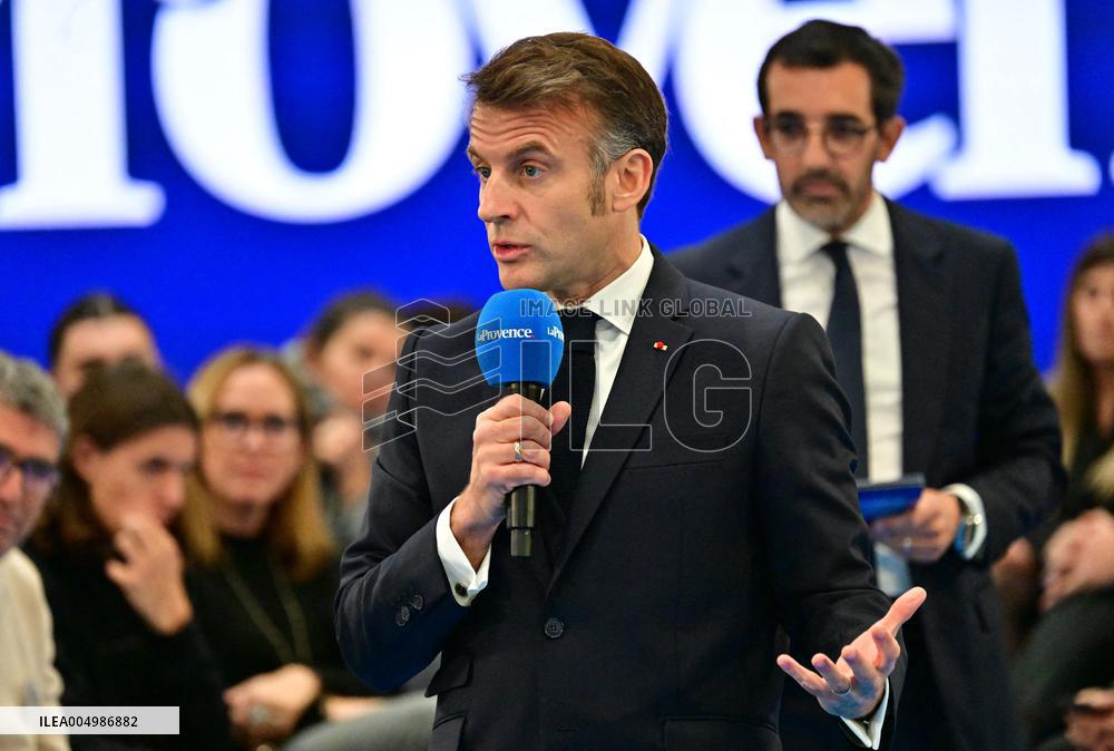 Macron Discusses Democracy Challenges With Readers - Marseille