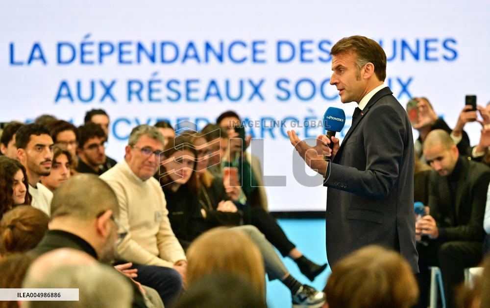 Macron Discusses Democracy Challenges With Readers - Marseille