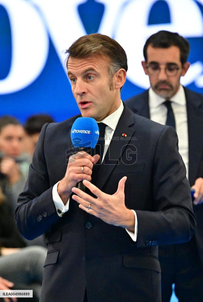 Macron Discusses Democracy Challenges With Readers - Marseille