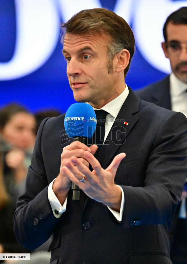 Macron Discusses Democracy Challenges With Readers - Marseille