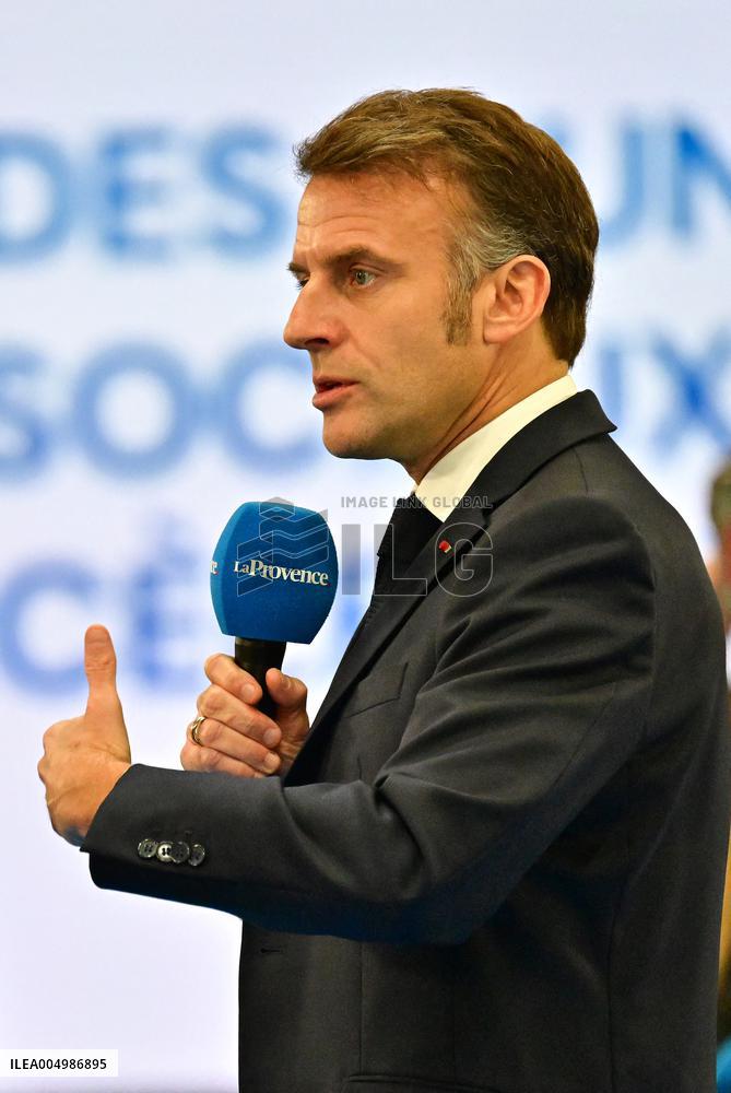 Macron Discusses Democracy Challenges With Readers - Marseille