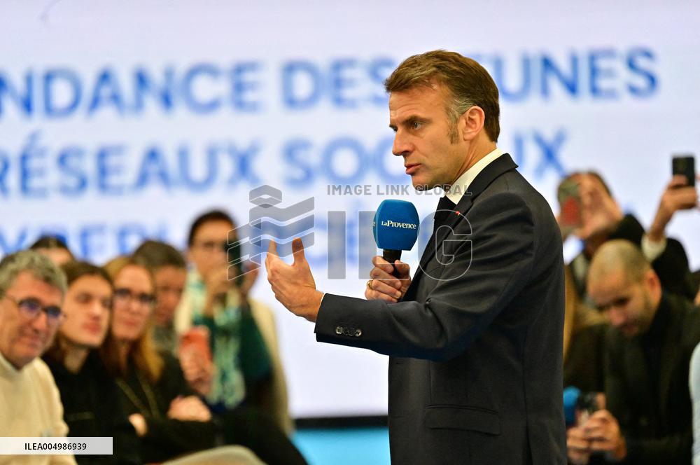 Macron Discusses Democracy Challenges With Readers - Marseille