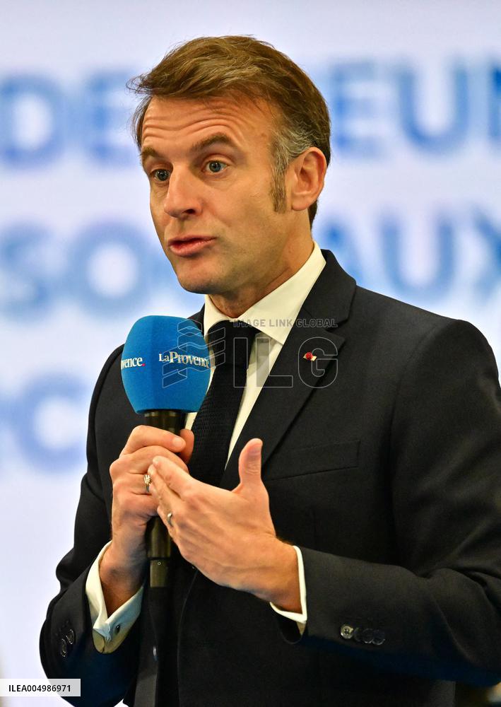 Macron Discusses Democracy Challenges With Readers - Marseille