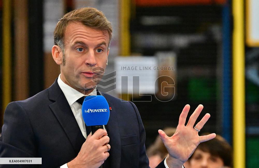 Macron Discusses Democracy Challenges With Readers - Marseille
