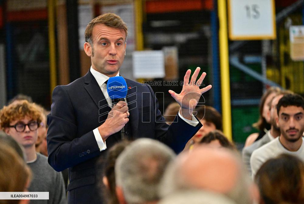 Macron Discusses Democracy Challenges With Readers - Marseille