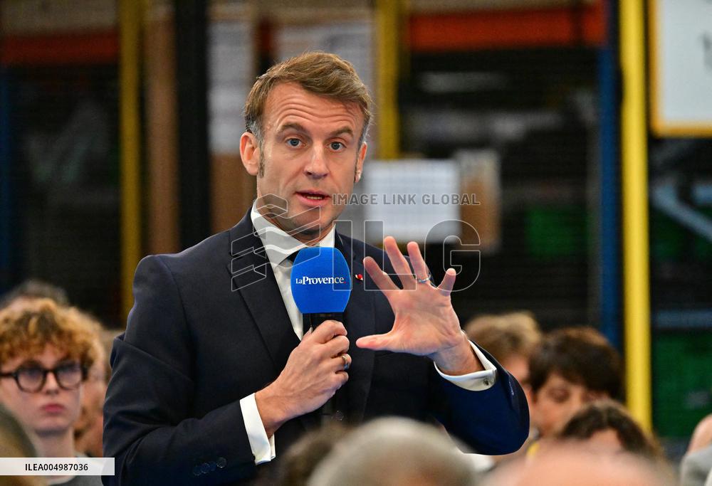 Macron Discusses Democracy Challenges With Readers - Marseille