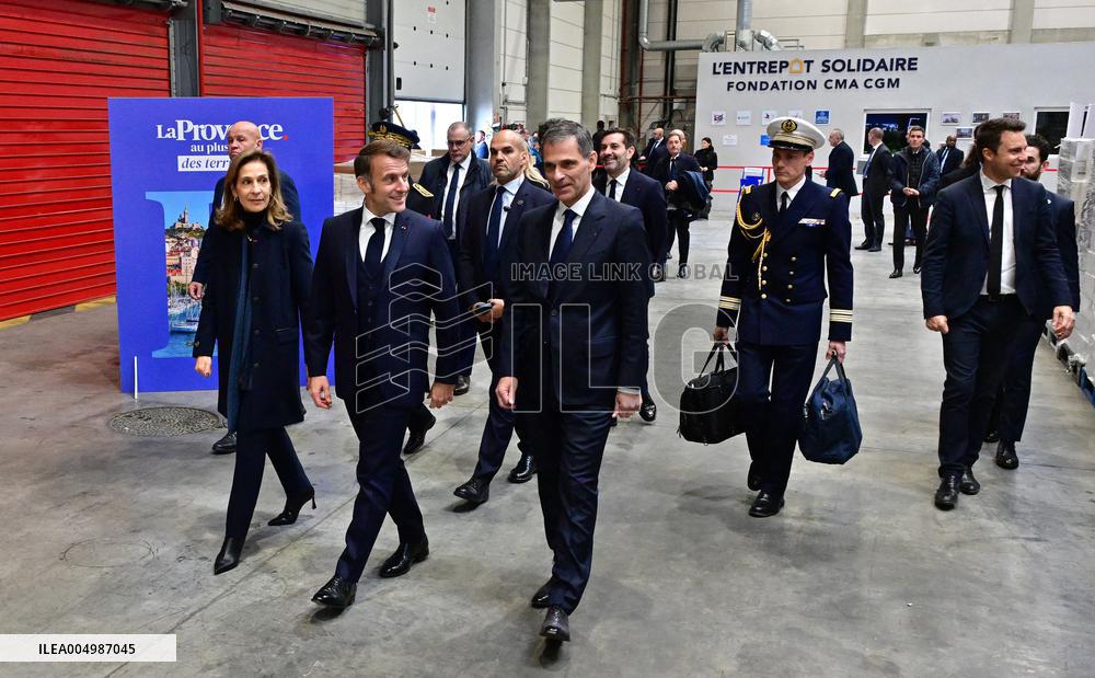 Macron Discusses Democracy Challenges With Readers - Marseille