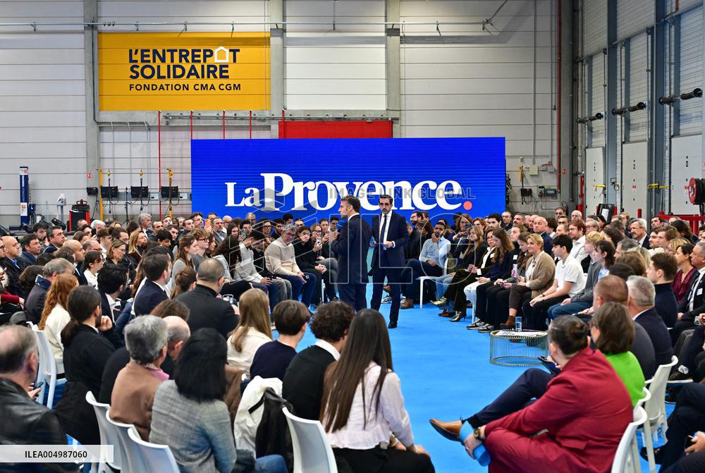 Macron Discusses Democracy Challenges With Readers - Marseille