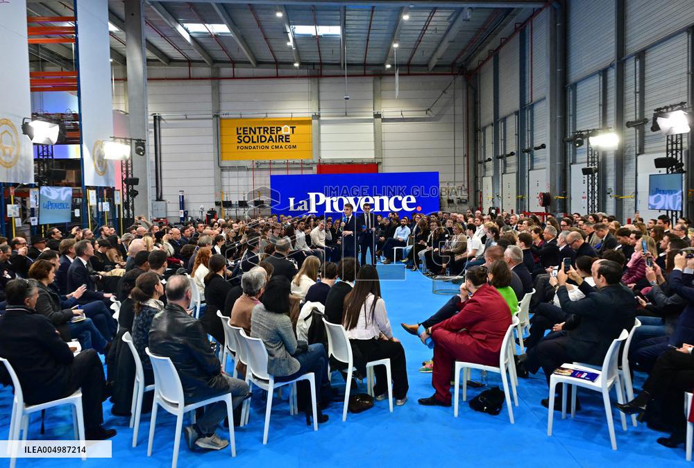 Macron Discusses Democracy Challenges With Readers - Marseille