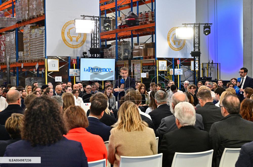 Macron Discusses Democracy Challenges With Readers - Marseille