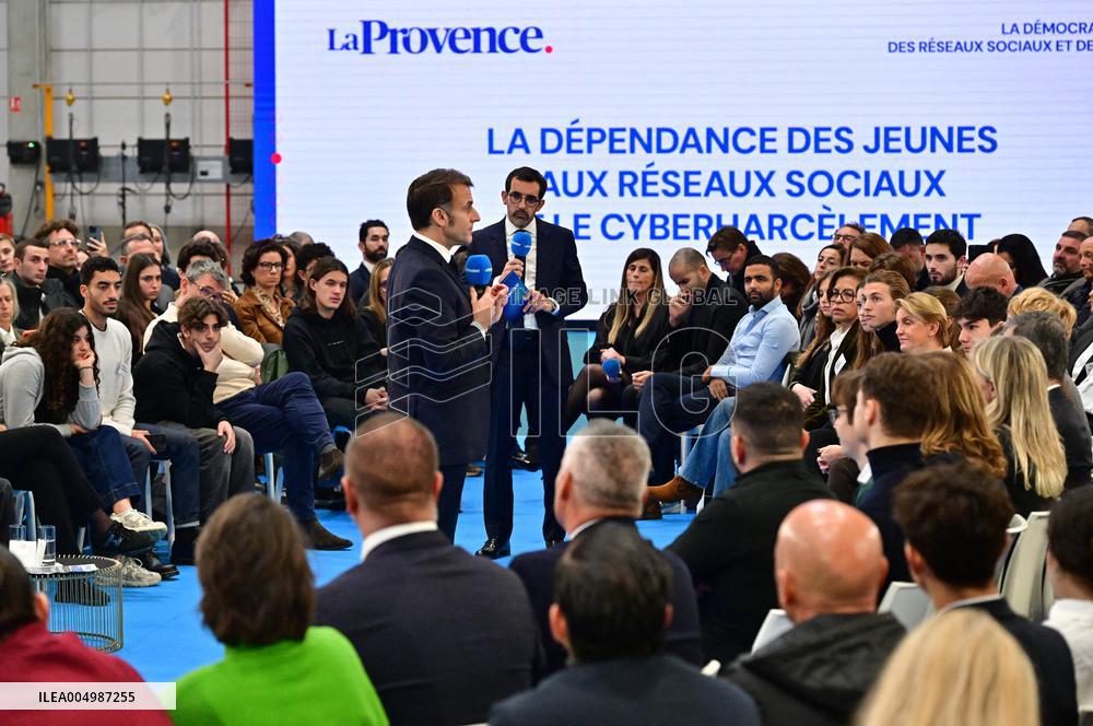 Macron Discusses Democracy Challenges With Readers - Marseille