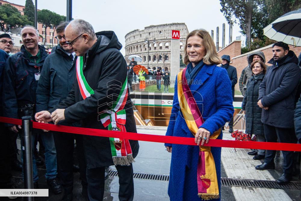 Mayor Roberto Gualtieri First Metro C Journey from Colosseo to Porta Metronia - Rome