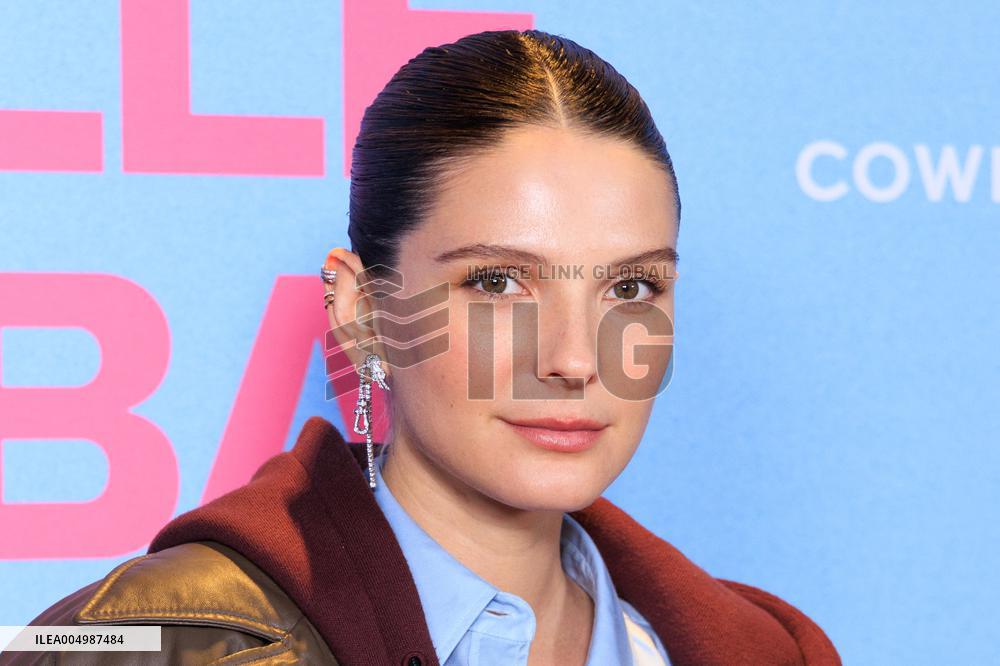 Qui Brille Au Combat - Paris
