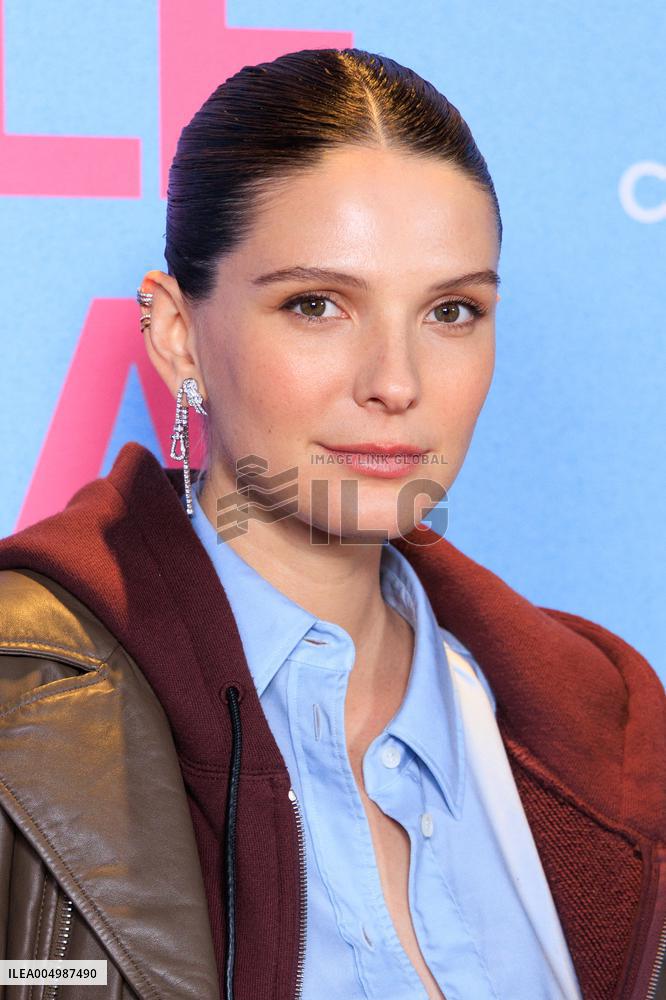 Qui Brille Au Combat - Paris