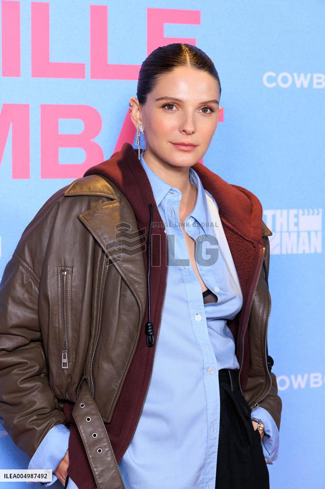 Qui Brille Au Combat - Paris