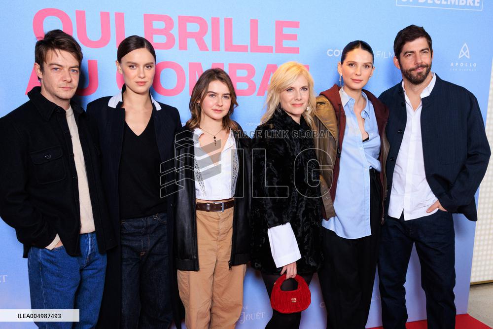 Qui Brille Au Combat - Paris