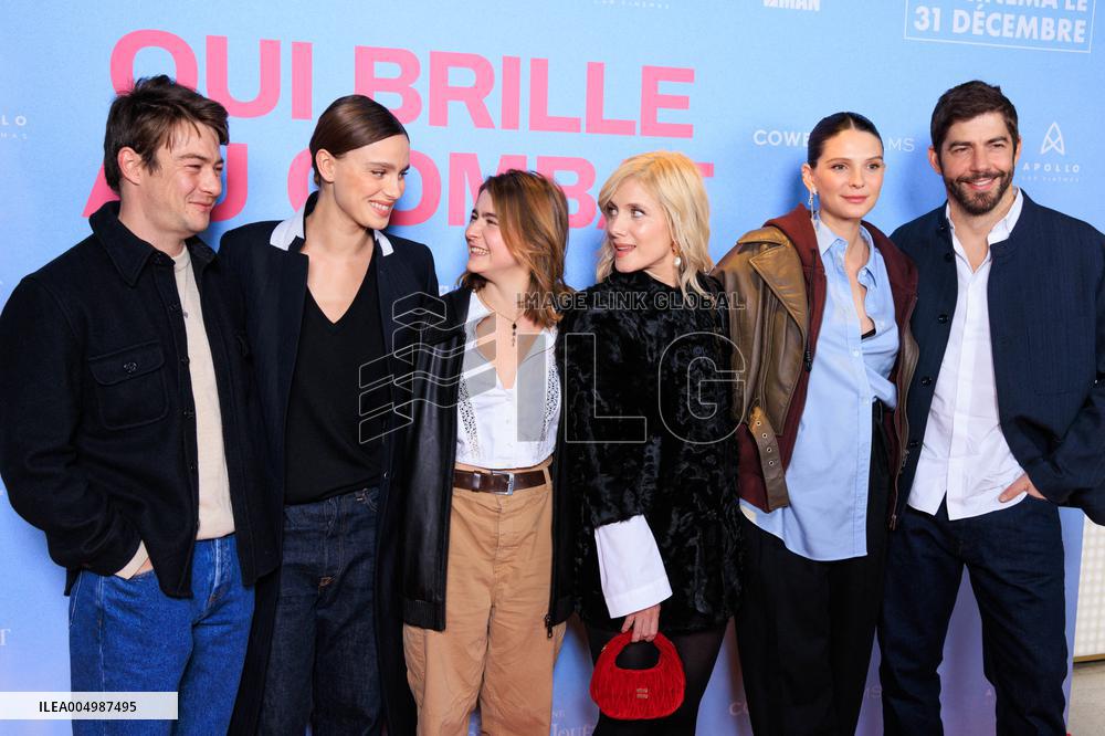 Qui Brille Au Combat - Paris