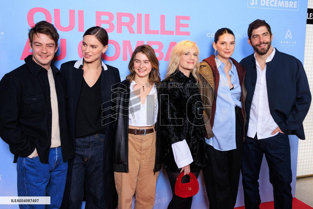 Qui Brille Au Combat - Paris