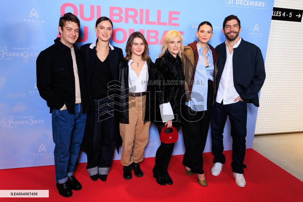 Qui Brille Au Combat - Paris