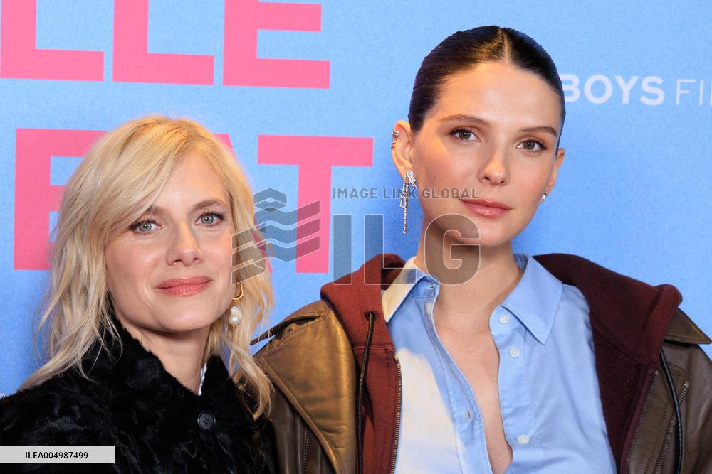 Qui Brille Au Combat - Paris