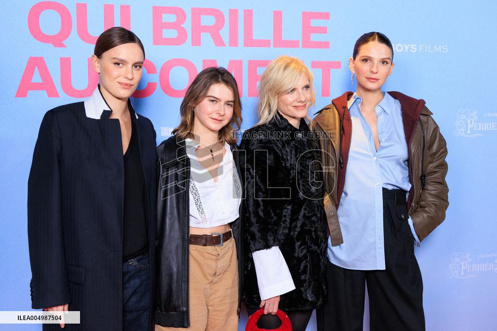 Qui Brille Au Combat - Paris