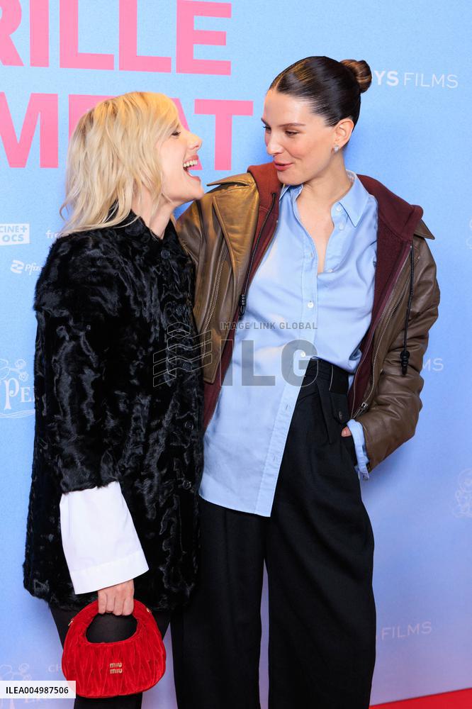 Qui Brille Au Combat - Paris