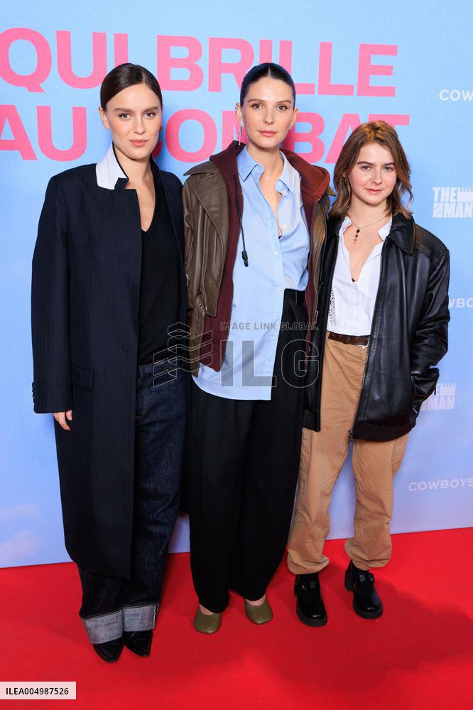 Qui Brille Au Combat - Paris