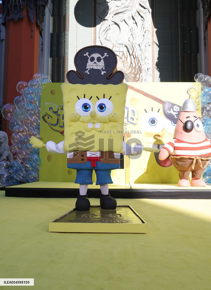 Spongebob Squarepants Places His Hand And Footprints In Cement - LA