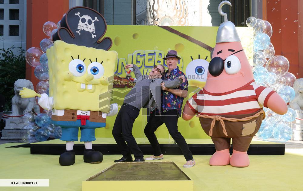 Spongebob Squarepants Places His Hand And Footprints In Cement - LA