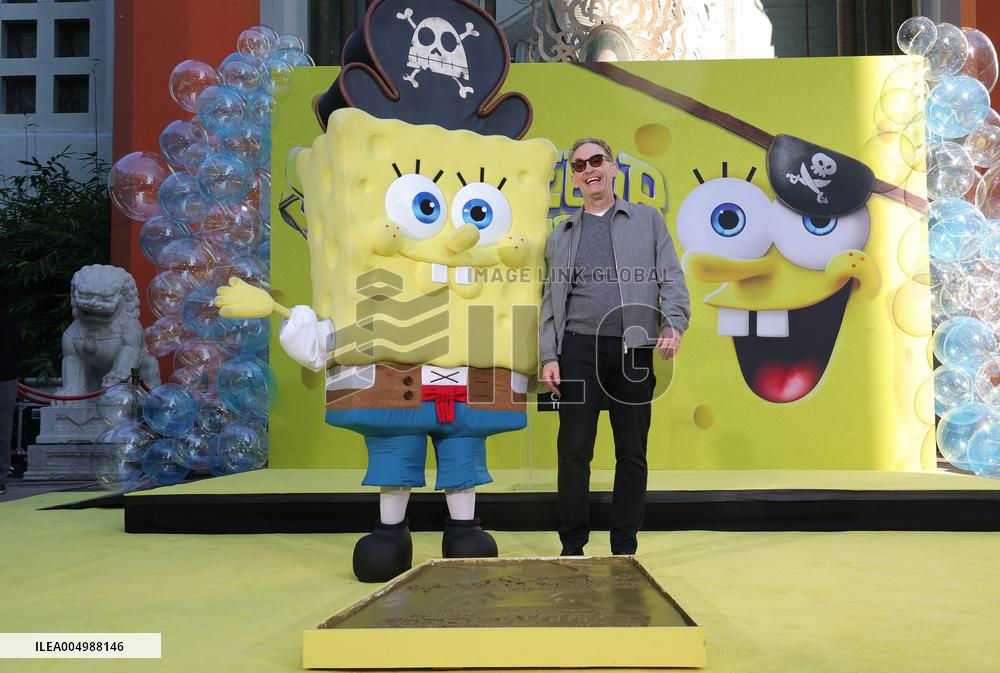 Spongebob Squarepants Places His Hand And Footprints In Cement - LA